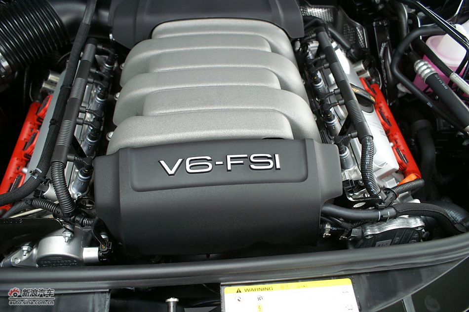 发动机、后备箱及悬挂