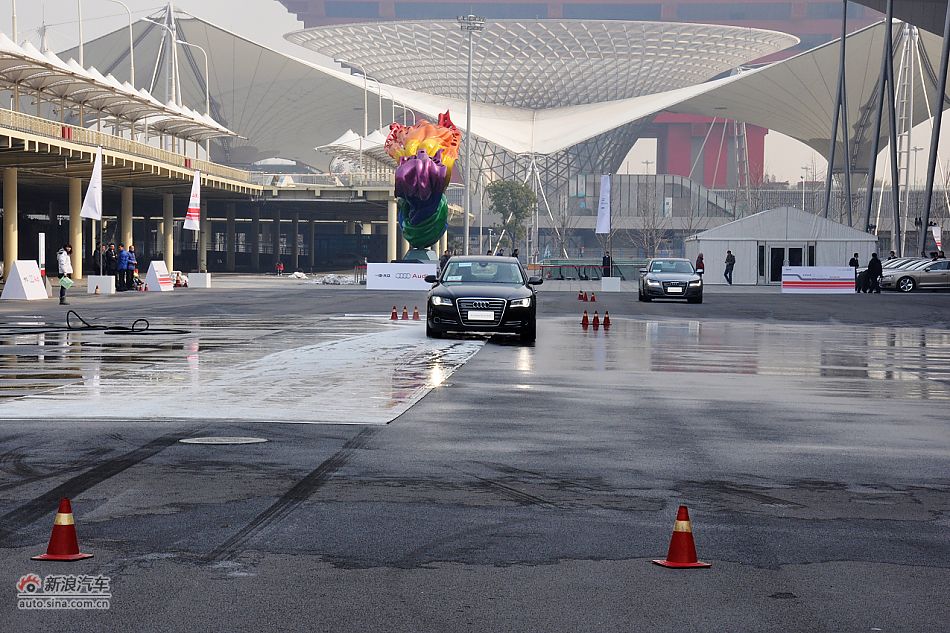 全新奥迪A8L试车