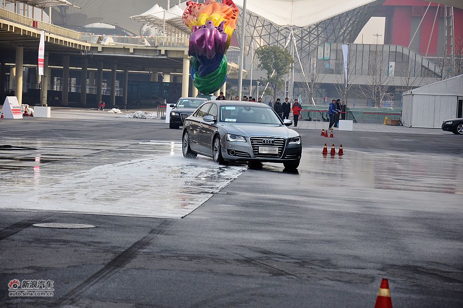 全新奥迪A8L试车