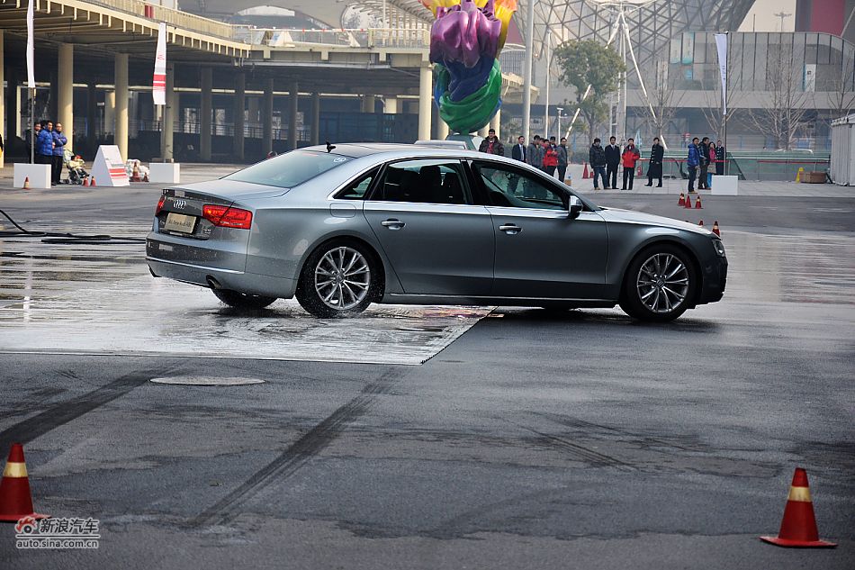 全新奥迪A8L试车