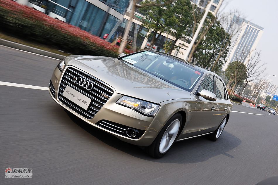 全新奥迪A8L试车