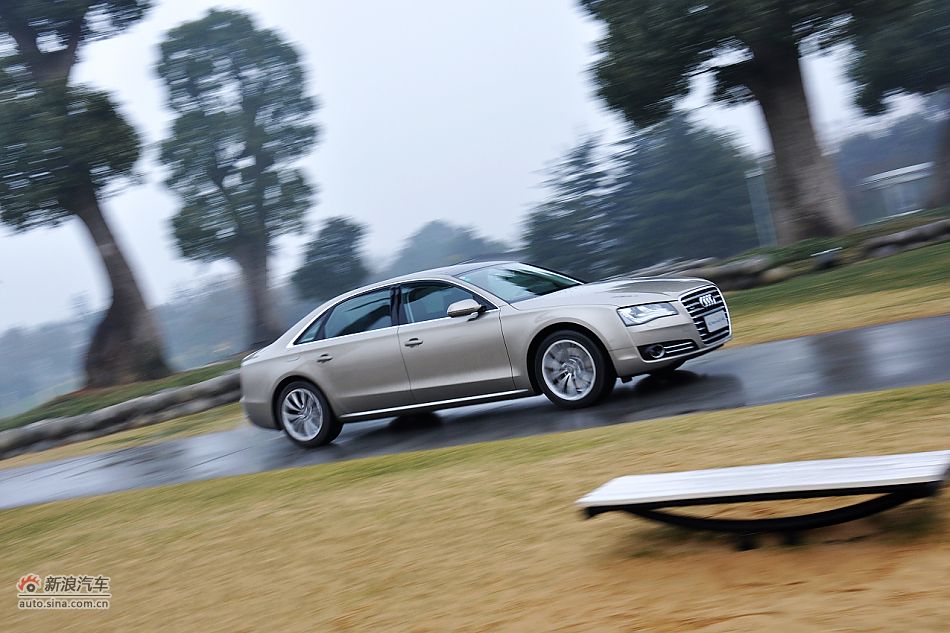 全新奥迪A8L试车