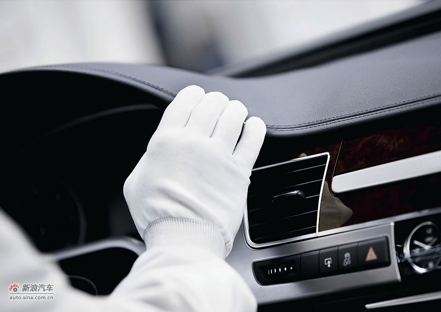 全新奥迪A8L内饰及细节