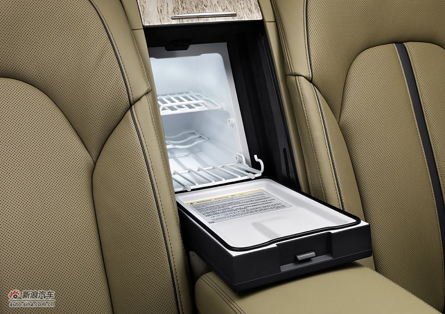 2011款奥迪A8L W12官方图