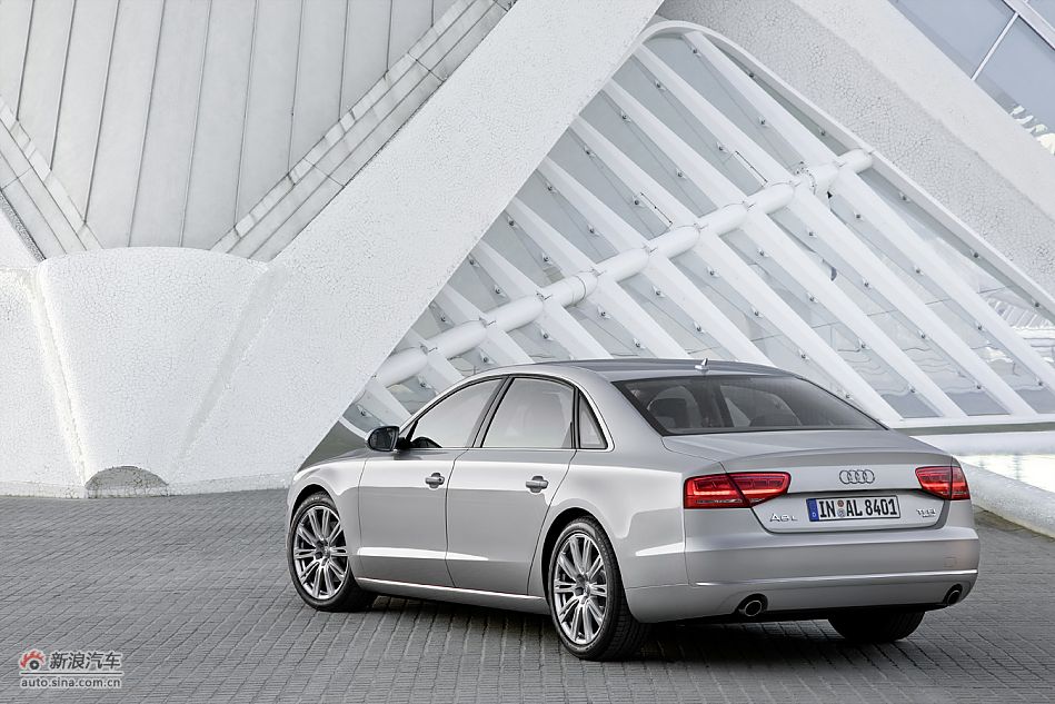 2011款奥迪A8L W12官方图