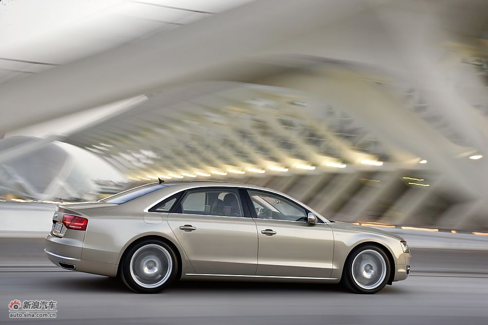 2011款奥迪A8L W12官方图