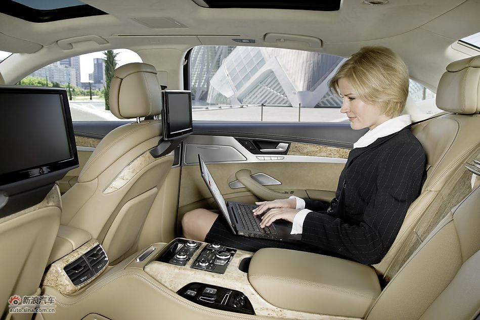 2011款奥迪A8L W12官方图