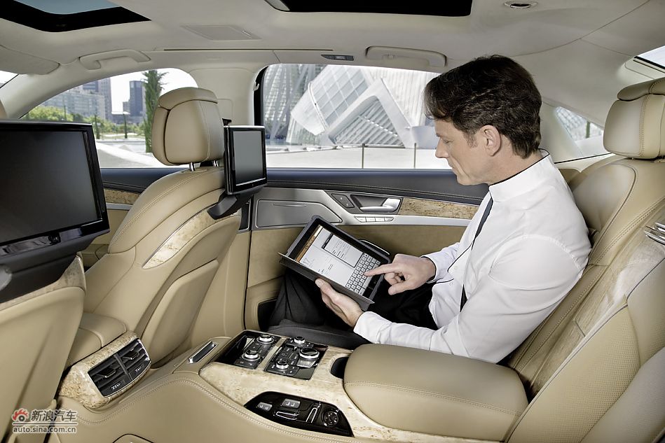 2011款奥迪A8L W12官方图