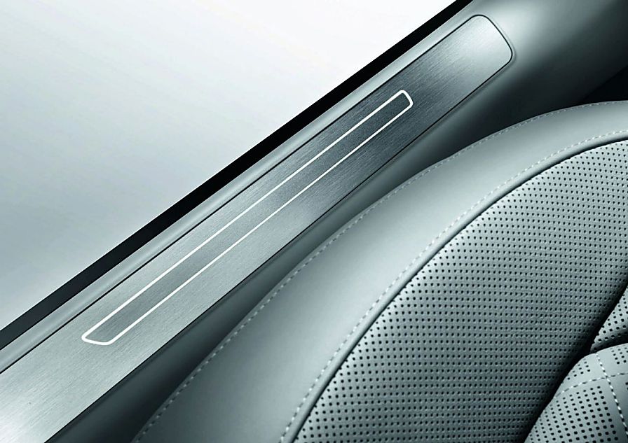 2011款奥迪A8内饰图片