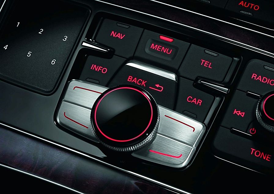 2011款奥迪A8内饰图片