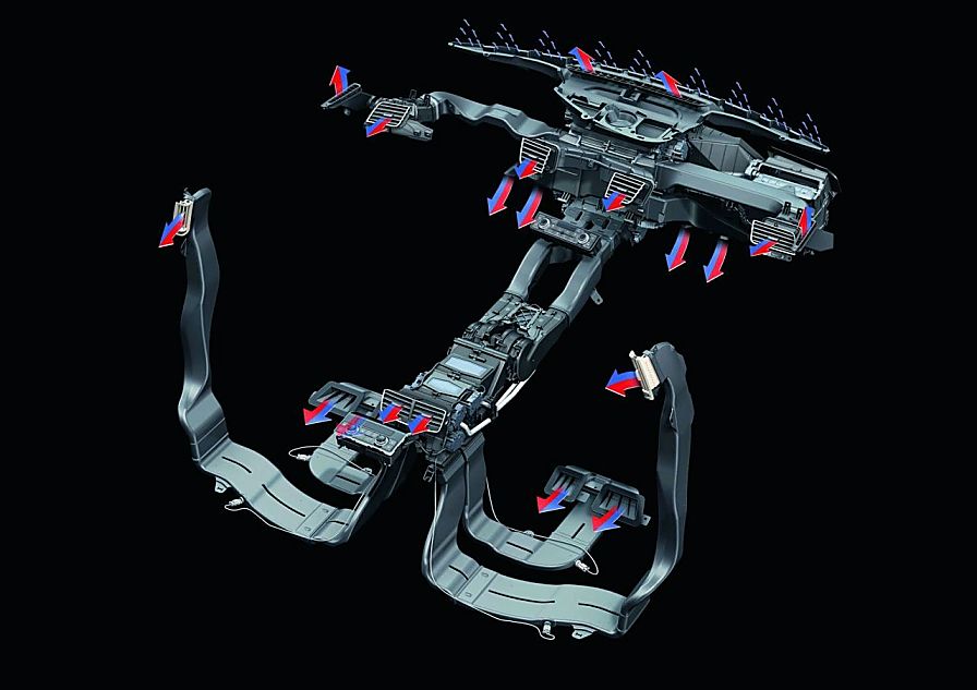 2011款奥迪A8内饰图片