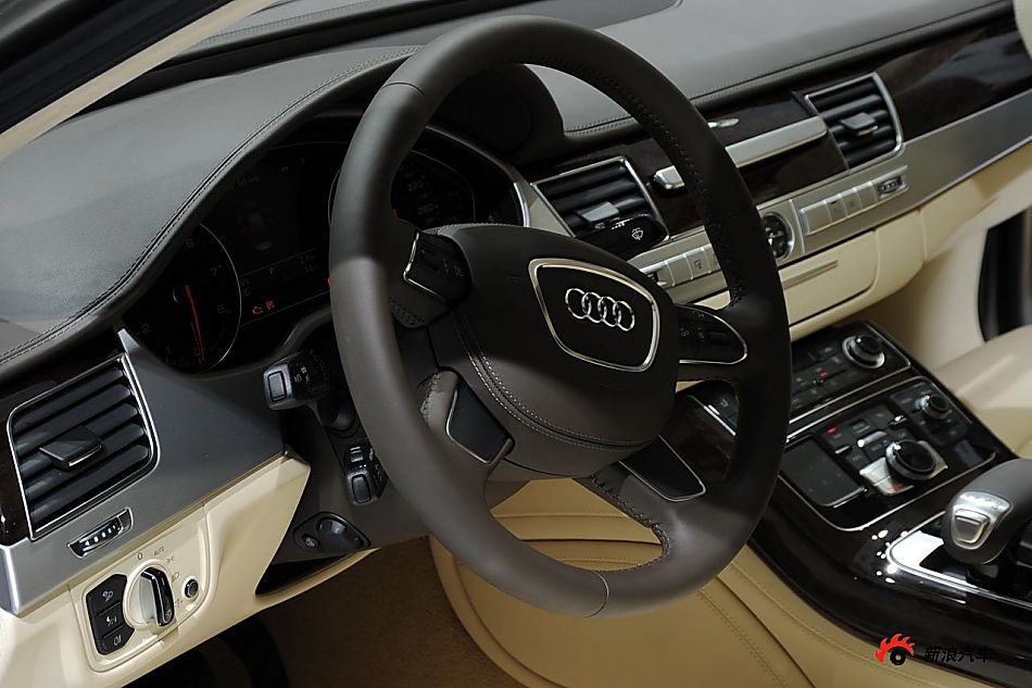 奥迪A8L W12