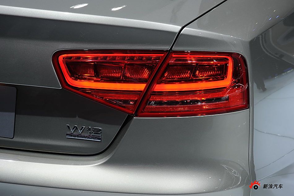 奥迪A8L W12