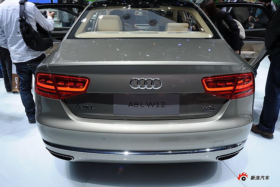 奥迪A8L W12