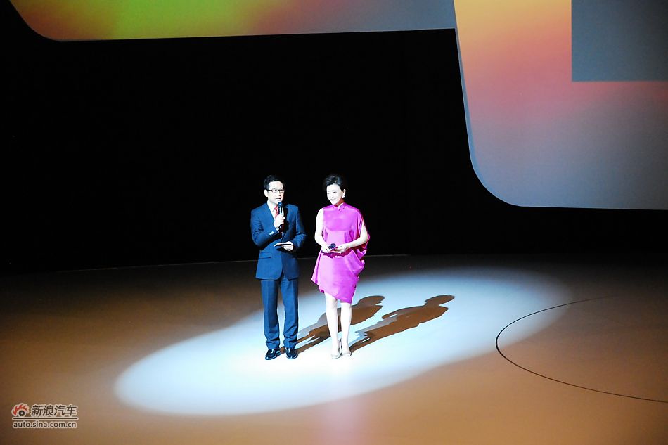 全新奥迪A8L上市实拍-主持人