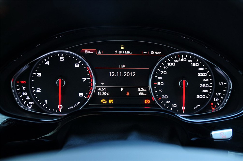 2013款 3.0T AT 45 TFSI quattro舒适型 内饰