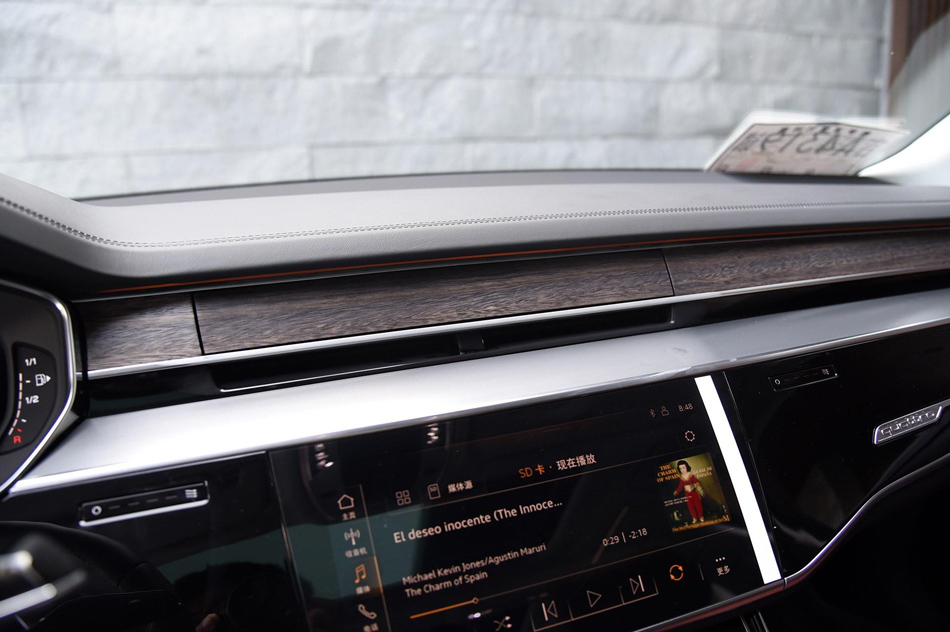 2018款 A8L 55 TFSI quattro尊贵型 内饰