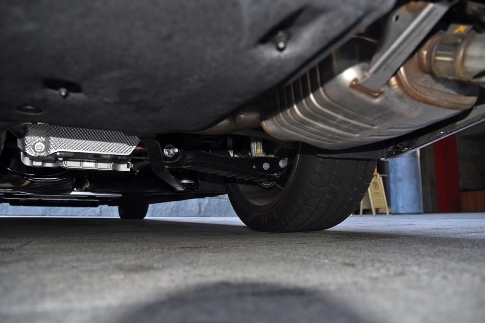 2018款 A8L 55 TFSI quattro尊贵型 引擎底盘