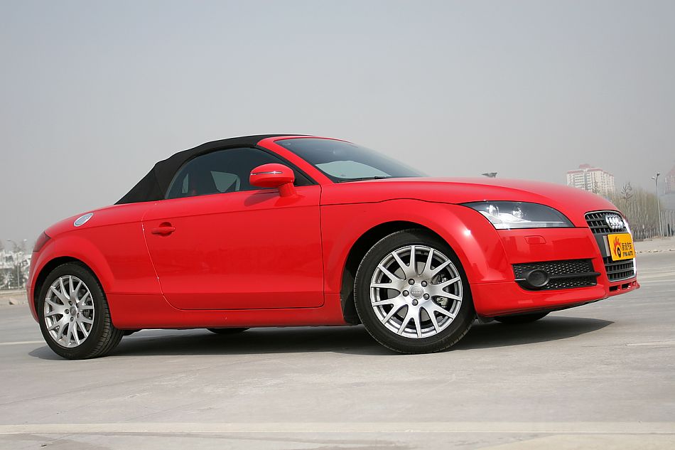 奥迪TT Roadster敞篷跑车外观图片