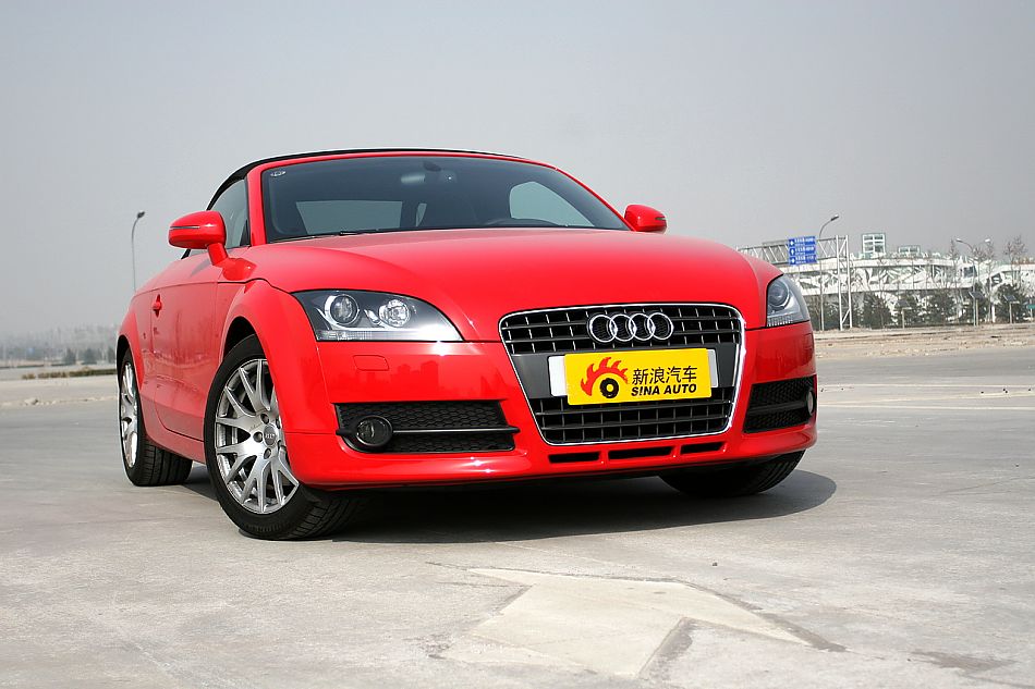 奥迪TT Roadster敞篷跑车外观图片