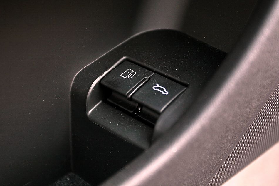 TT Roadster敞篷跑车内饰图