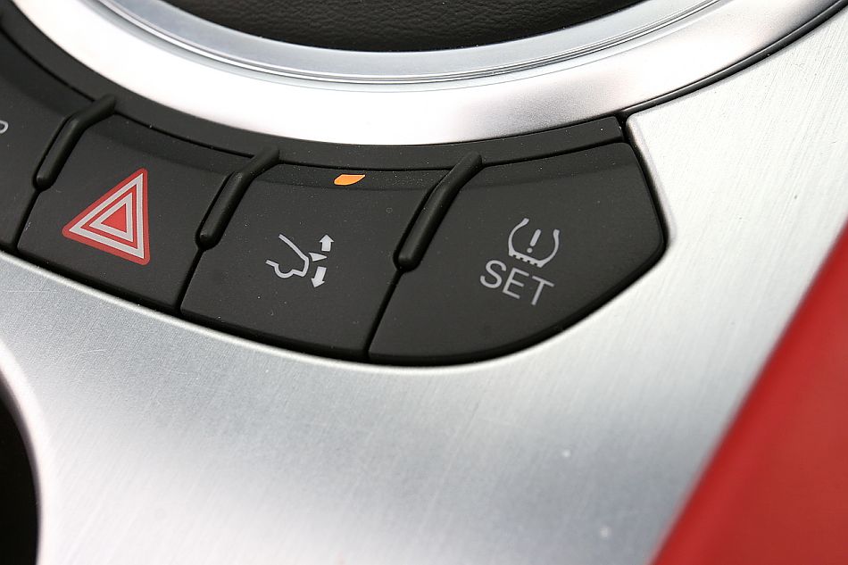 TT Roadster敞篷跑车内饰图