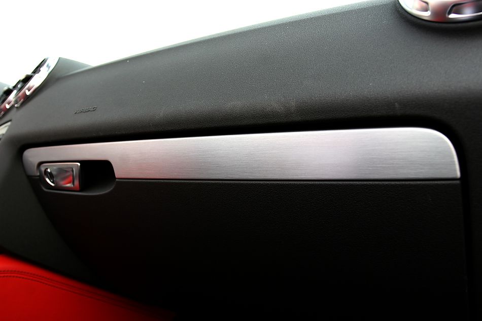 TT Roadster敞篷跑车内饰图