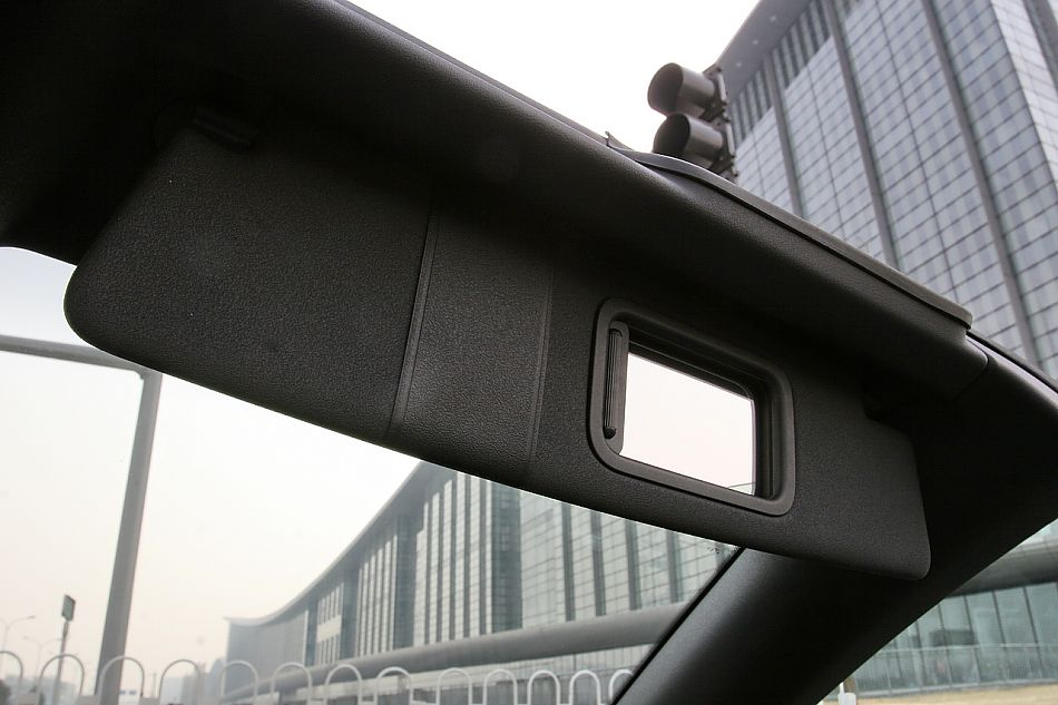 TT Roadster敞篷跑车内饰图