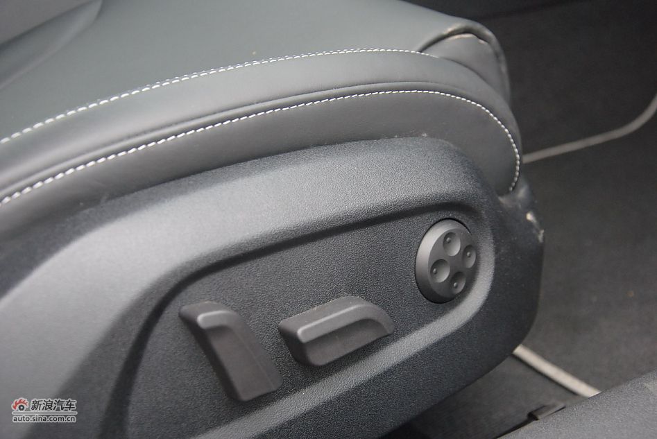 2011款TTS Coupe座椅及空间