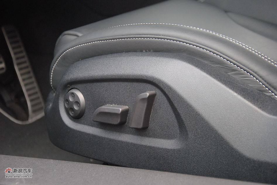 2011款TTS Coupe座椅及空间