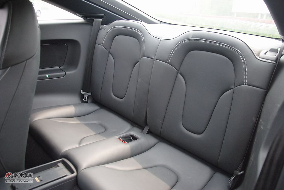 2011款TTS Coupe座椅及空间