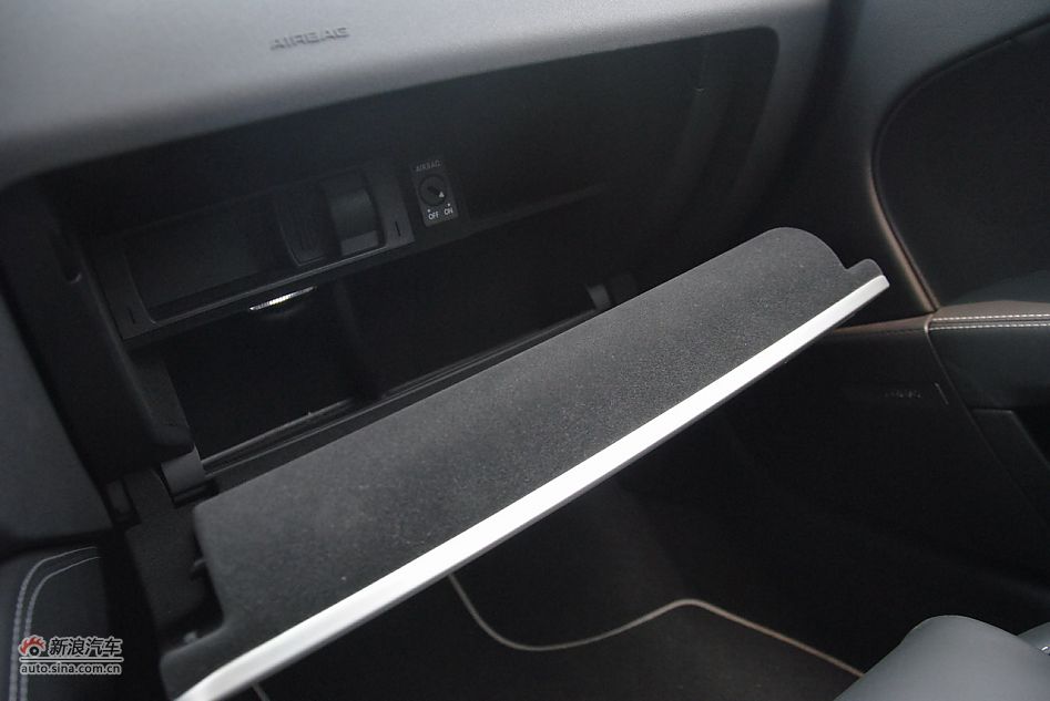 2011款TTS Coupe座椅及空间