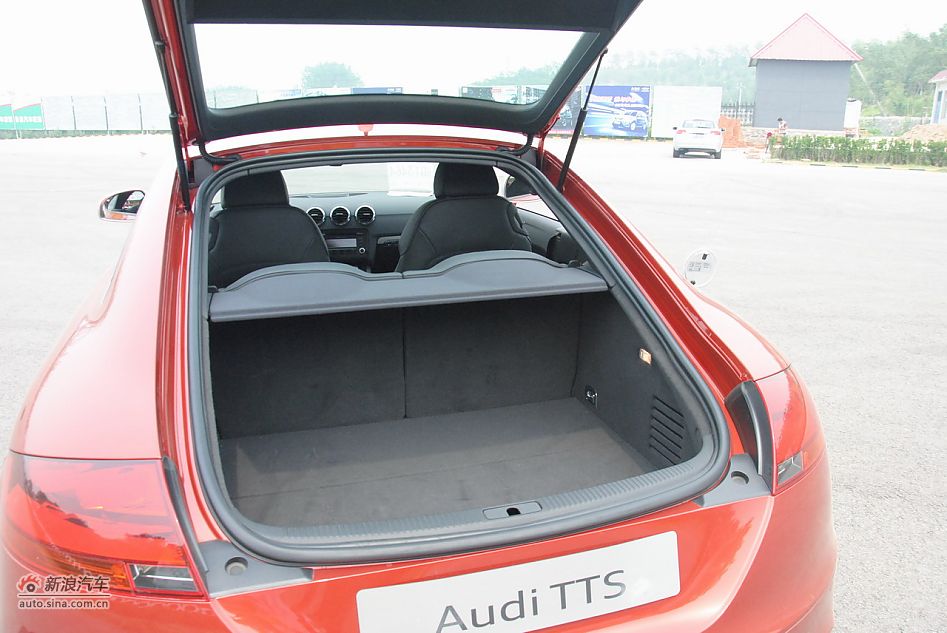 2011款TTS Coupe座椅及空间