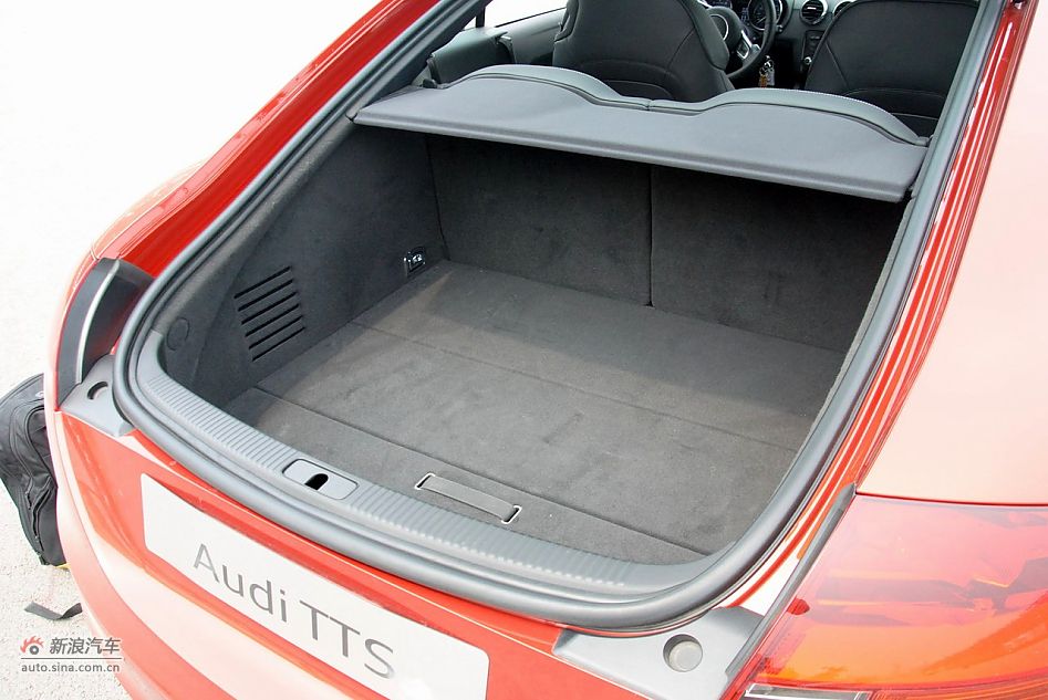 2011款TTS Coupe座椅及空间