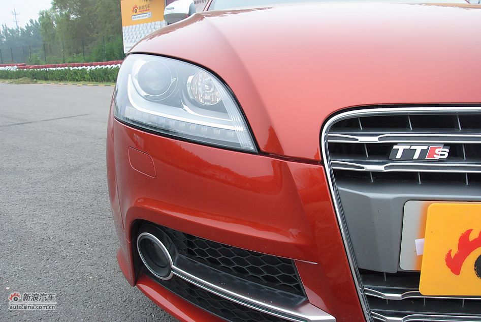 2011款TTS Coupe外观细节