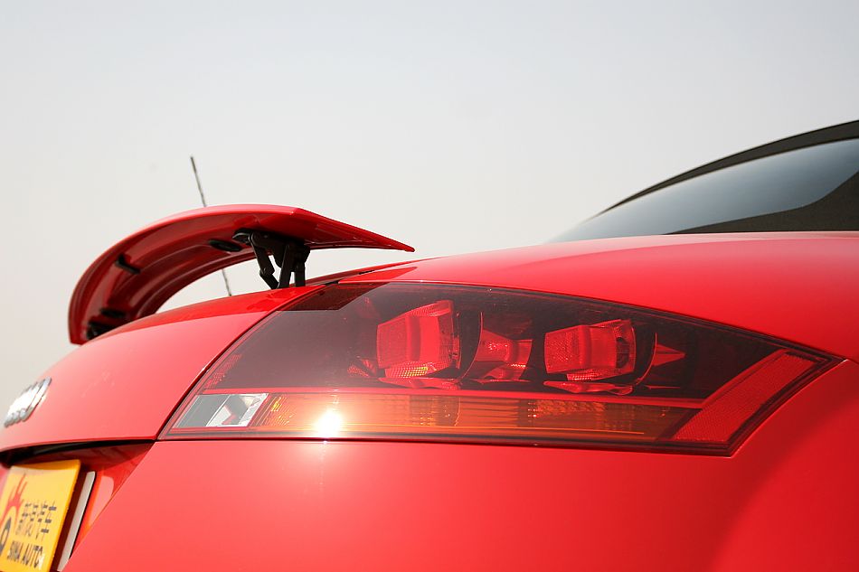 奥迪TT Roadster敞篷跑车外观图片