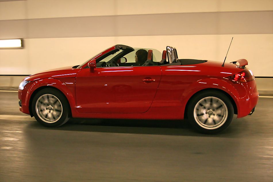 奥迪TT Roadster敞篷跑车外观图片