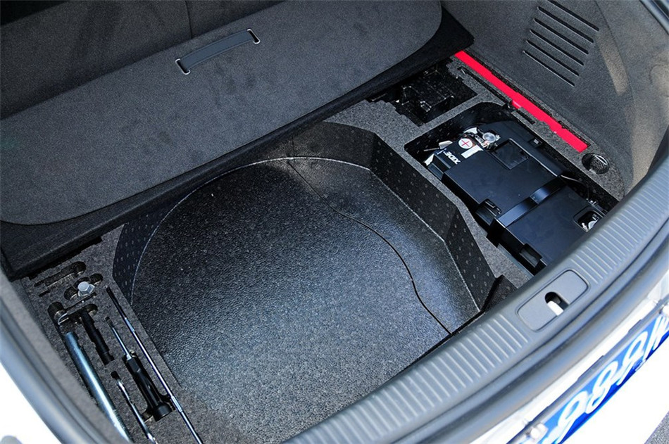 Coupe 2013款 2.0TFSI quattro 双离合 座椅空间