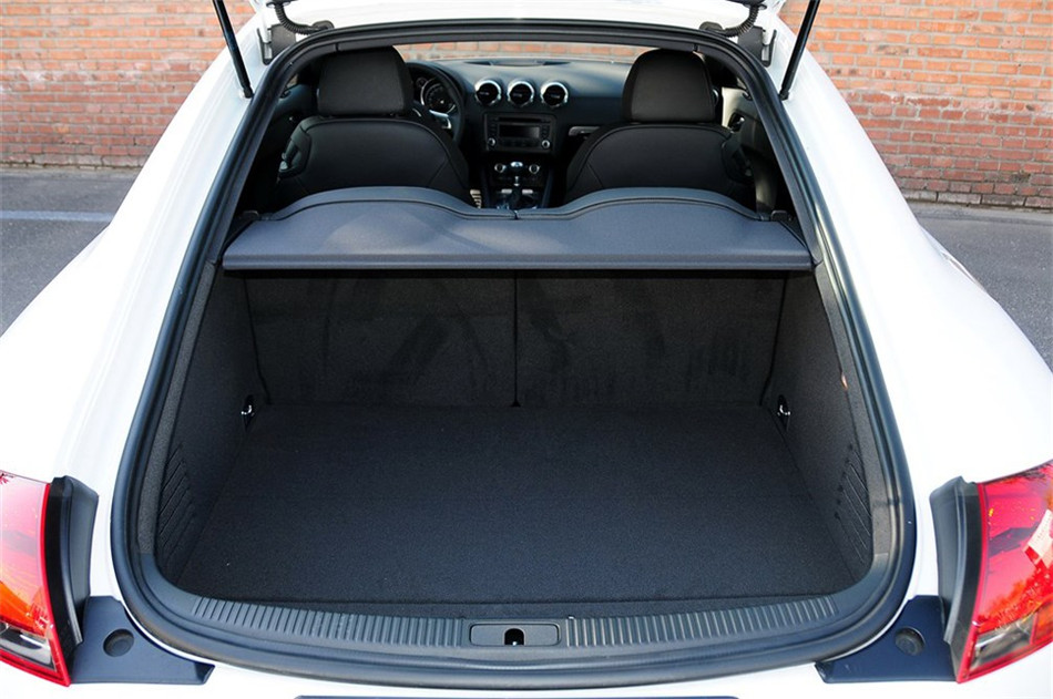 Coupe 2013款 2.0TFSI quattro 双离合 座椅空间