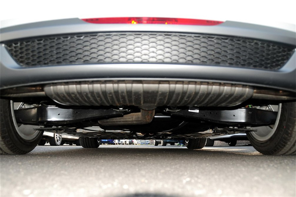 Coupe 2013款 2.0TFSI quattro 双离合 引擎底盘