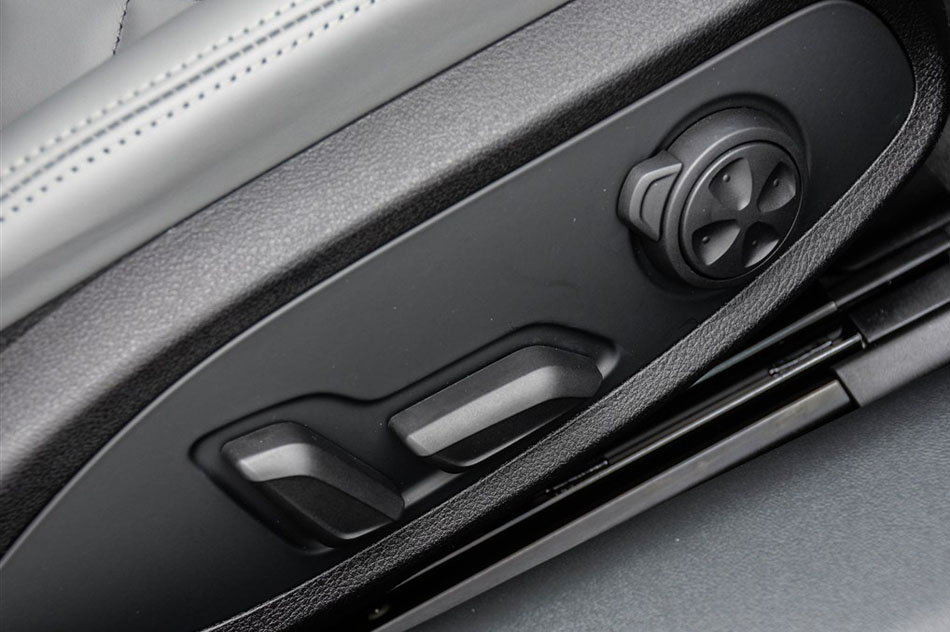 2015款 TT Coupe 45 TFSI quattro 座椅空间