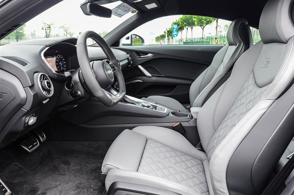 2015款 TT Coupe 45 TFSI quattro 座椅空间