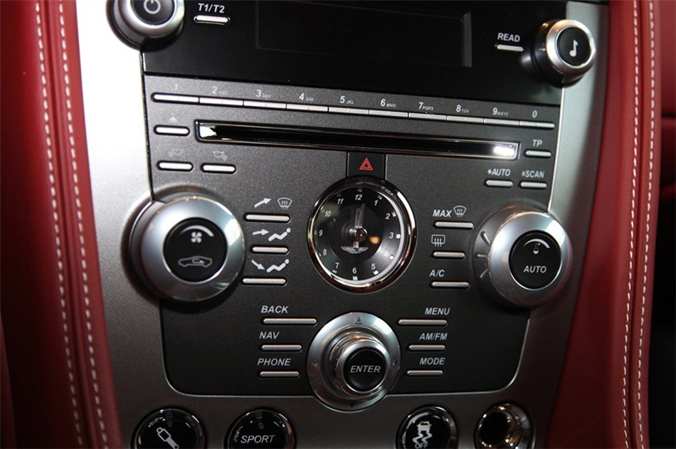 阿斯顿马丁DB9 2013款 6.0L Coupe 内饰