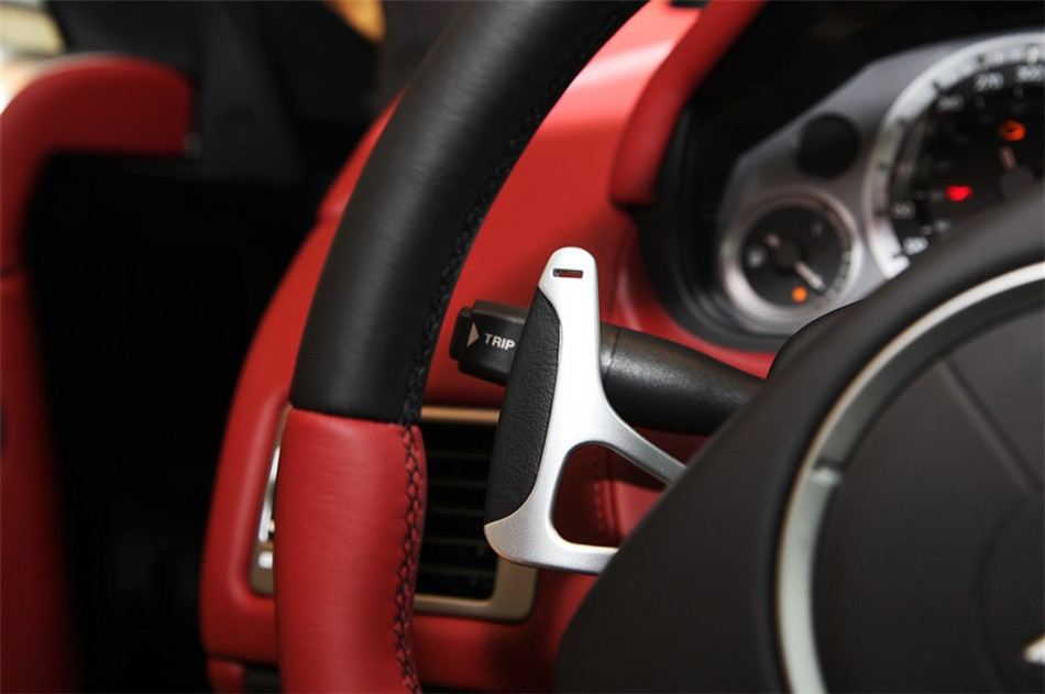 阿斯顿马丁DB9 2013款 6.0L Coupe 内饰