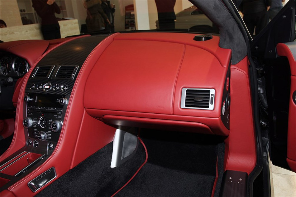 阿斯顿马丁DB9 2013款 6.0L Coupe 内饰