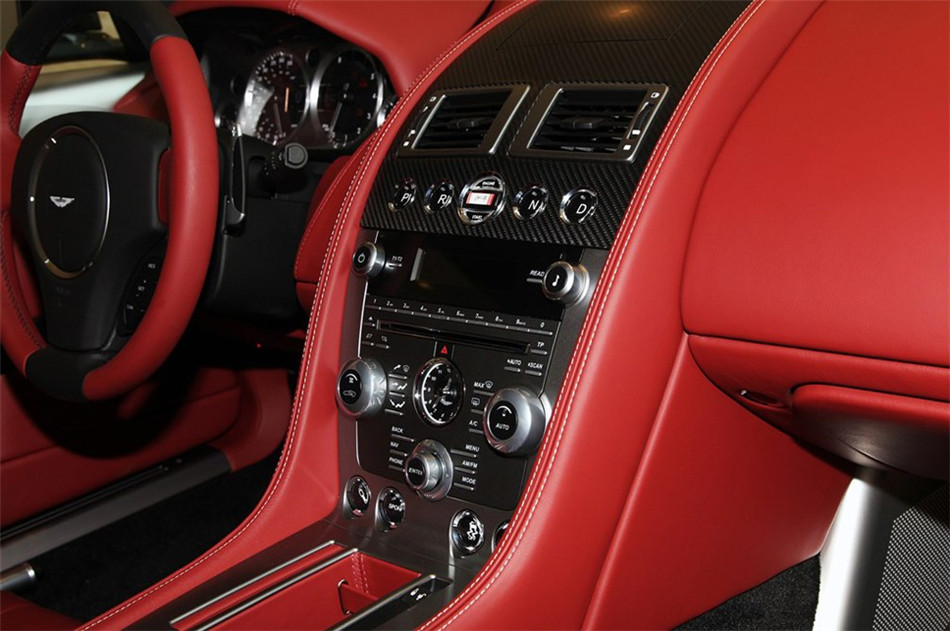 阿斯顿马丁DB9 2013款 6.0L Coupe 内饰