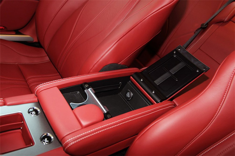 阿斯顿马丁DB9 2013款 6.0L Coupe 座椅空间