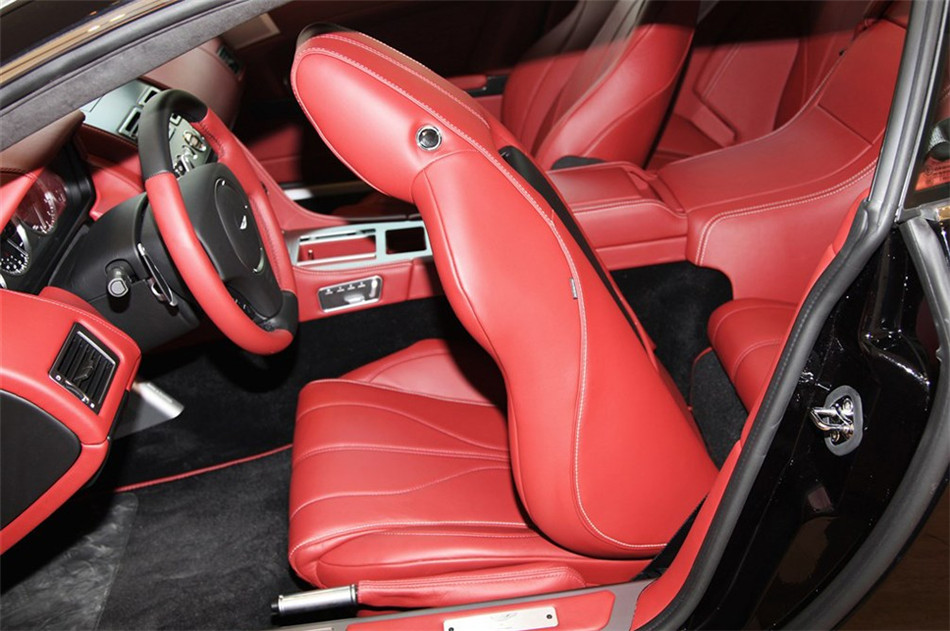 阿斯顿马丁DB9 2013款 6.0L Coupe 座椅空间
