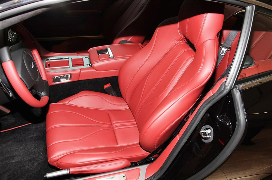 阿斯顿马丁DB9 2013款 6.0L Coupe 座椅空间