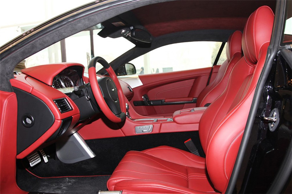 阿斯顿马丁DB9 2013款 6.0L Coupe 座椅空间